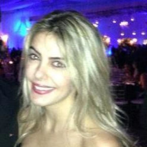 Meet your Posher, Camila - Picture 1 of 1